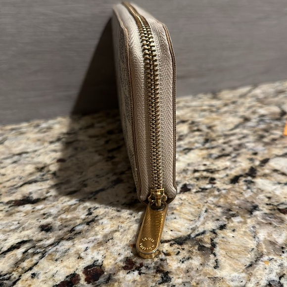 Louis Vuitton Damier Azur Zippy Wallet - Picture 7 of 10